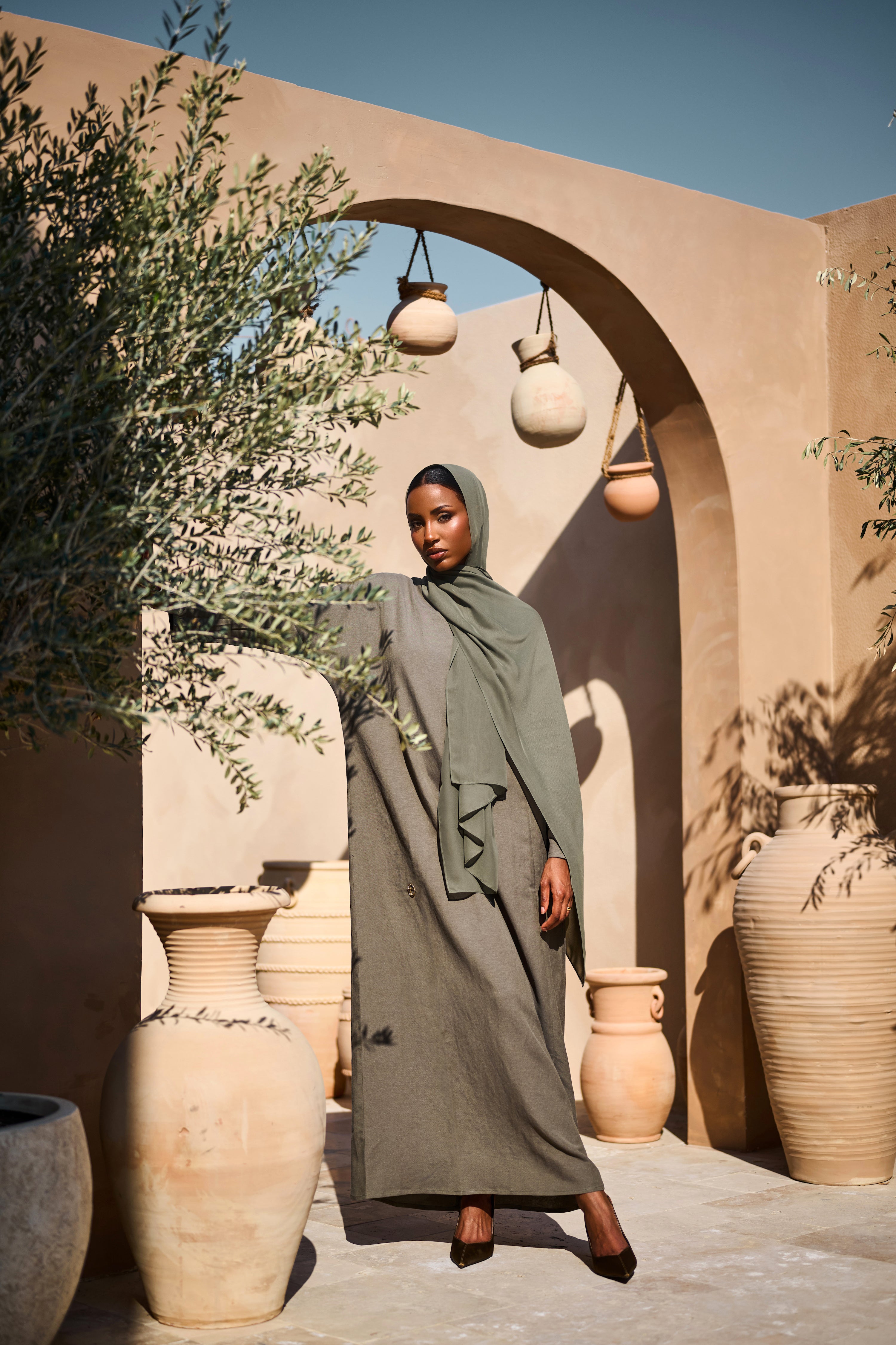 Olive Grove Closed Abaya - Slim Cut