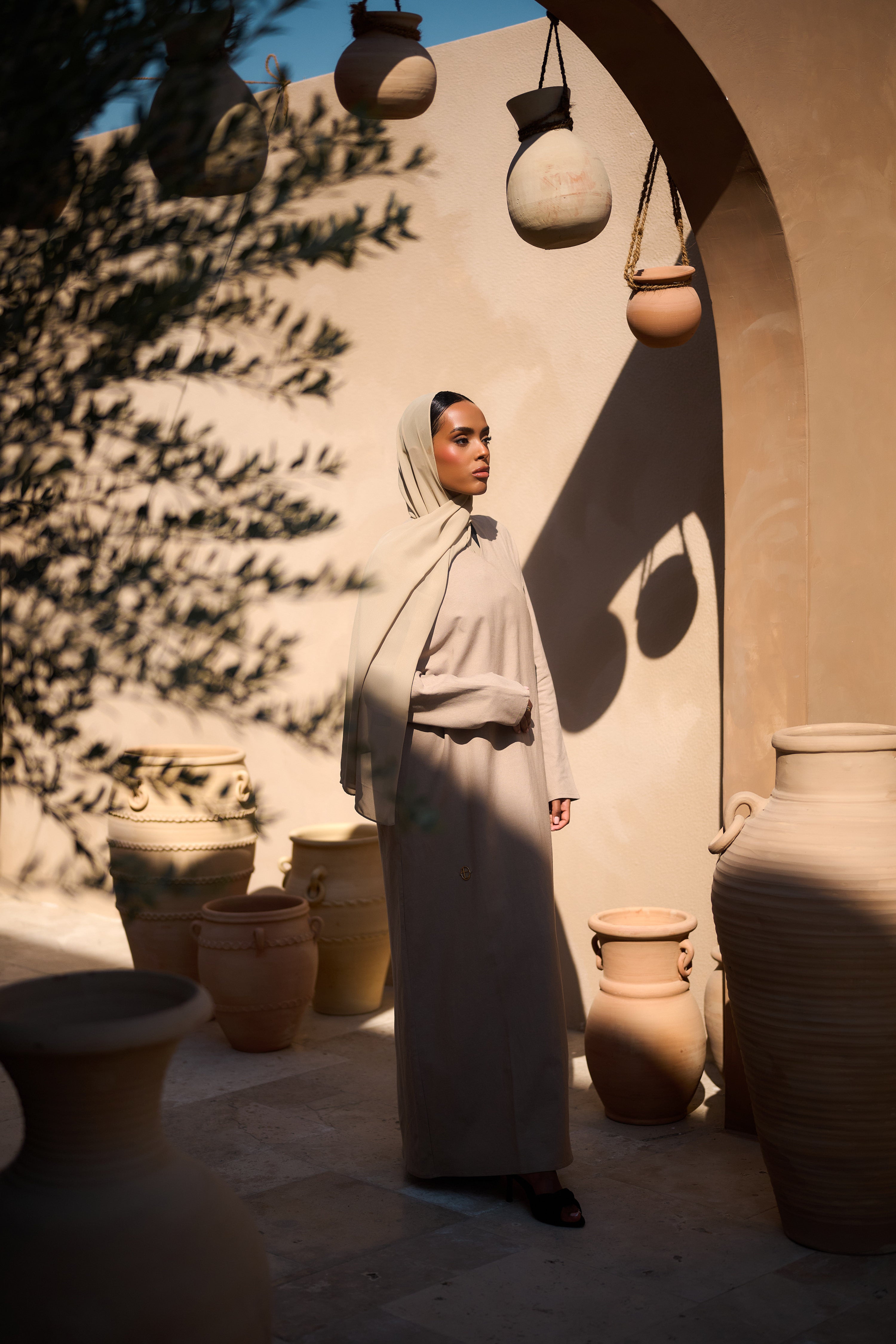 Raw Oat Closed Abaya - Slim Cut