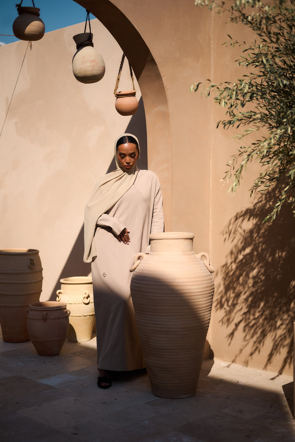 Raw Oat Closed Abaya - Slim Cut