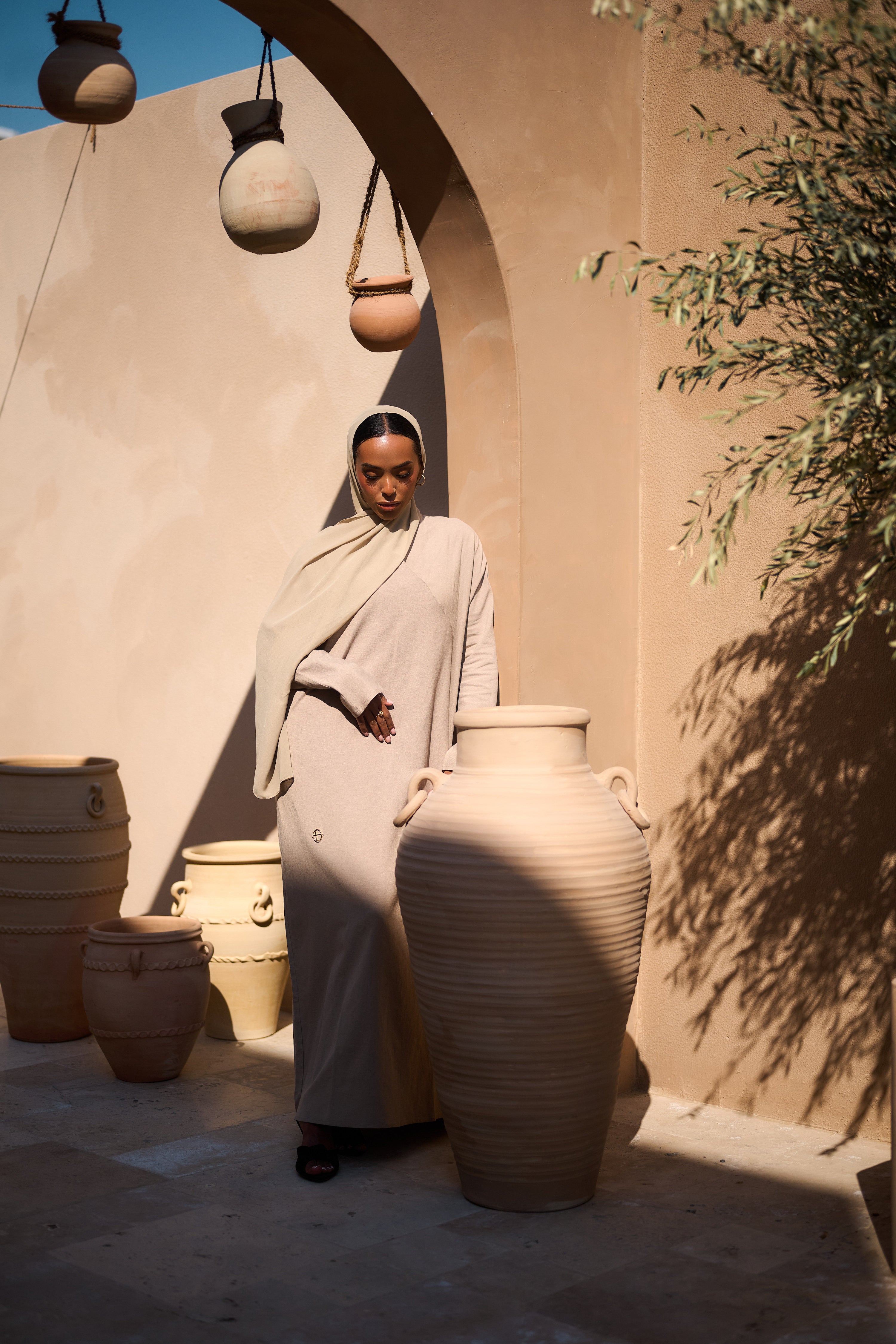 Raw Oat Closed Abaya - Slim Cut