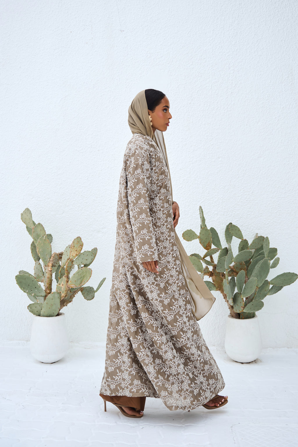 Aurelia Mocha Taupe Abaya