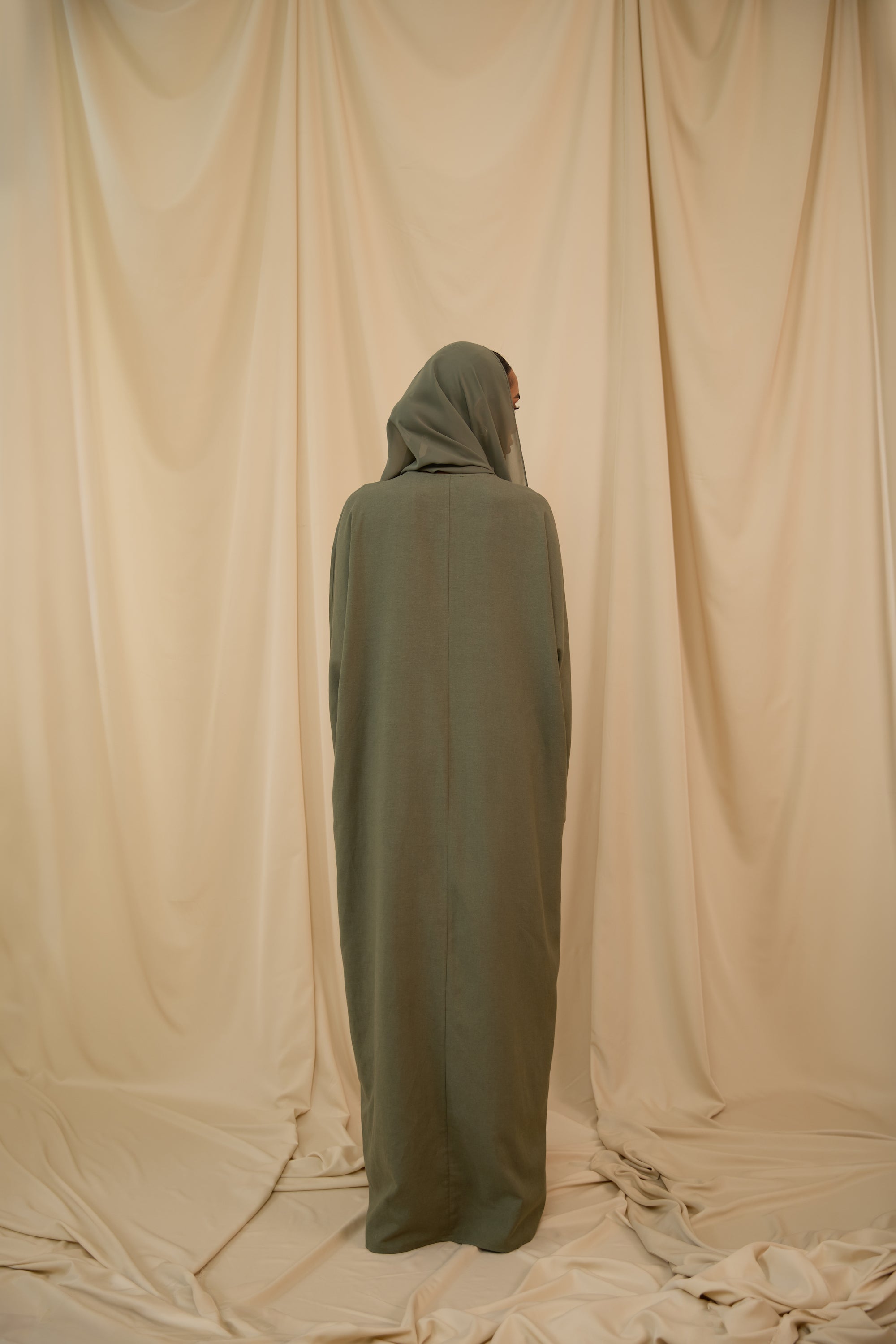 Olive Grove Closed Abaya - Slim Cut