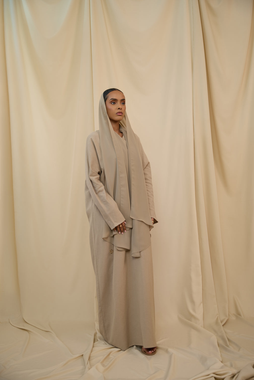 Raw Oat Closed Abaya - Slim Cut