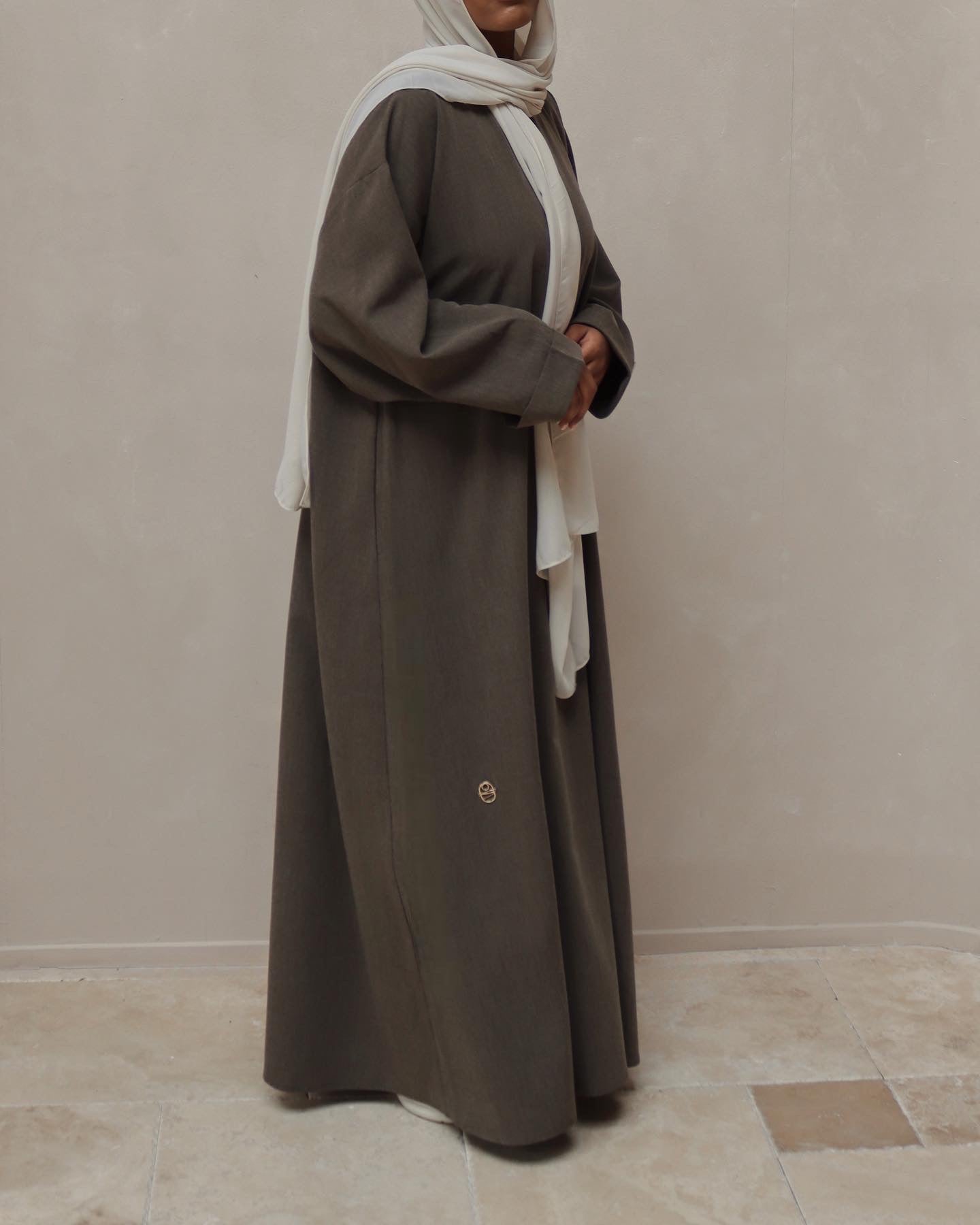 Classic Blends Closed Abaya - Khaki Green
